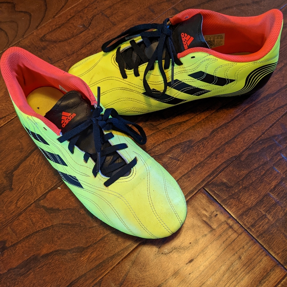 Soccer cleats